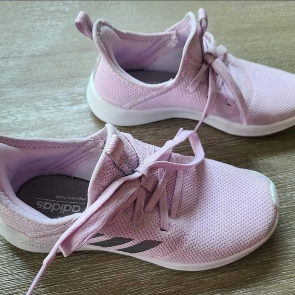 LIKE NEW GIRLS SIZE 3 Adidas Light Lavender Running Shoes